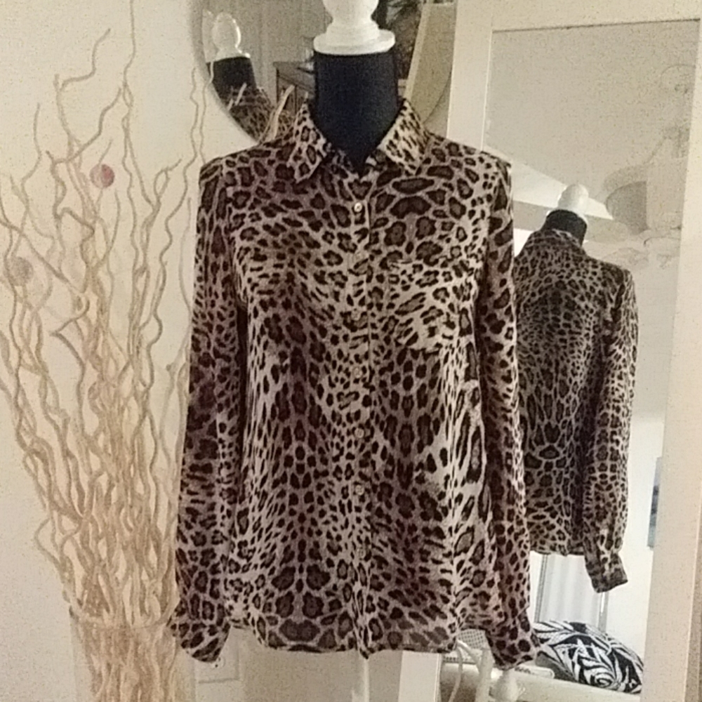 ANIMAL PRINT BLOUSE WITH GOLD BUTTONS SZ S